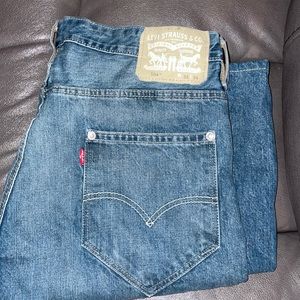 Mens 514 Levis size W36 L34 Great condition. See photos for further details.